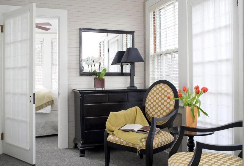 Люкс, The Inn At English Meadows