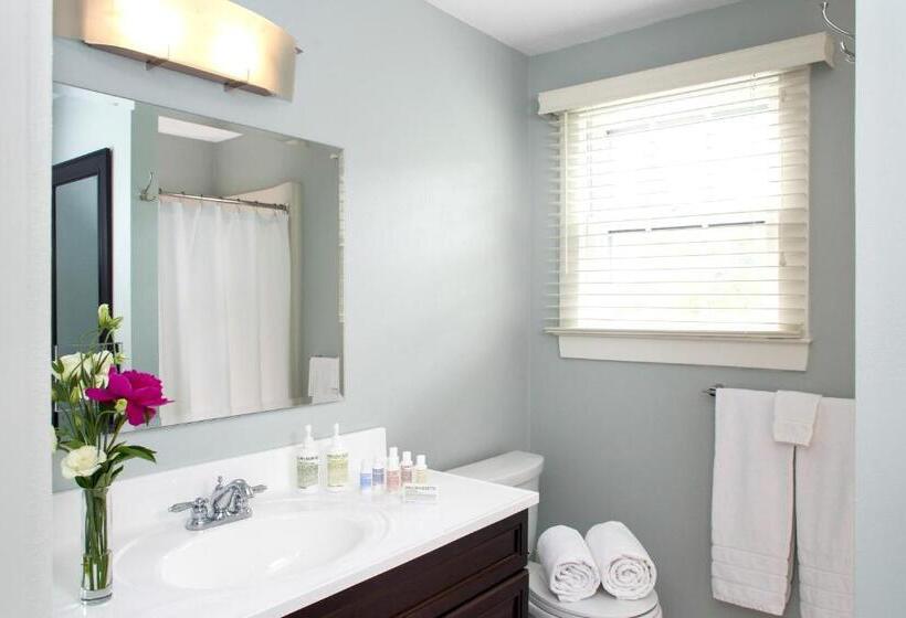 小型豪华套房, The Inn At English Meadows