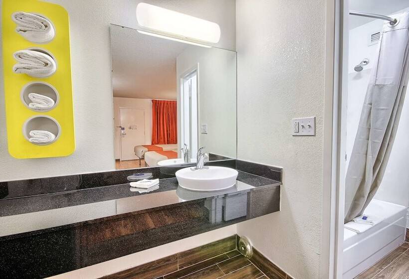 Номер Стандарт 2 Двуспальные Кровати, Motel 6 Columbus, Oh  West