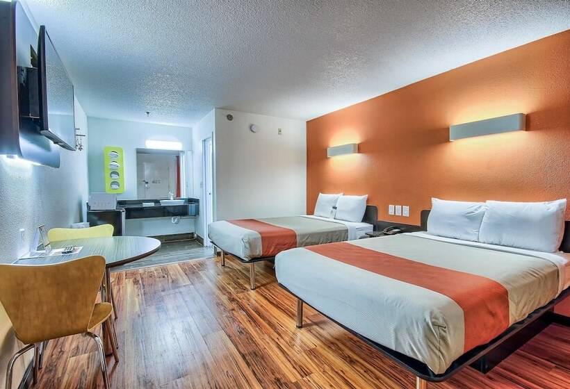 Номер Стандарт 2 Двуспальные Кровати, Motel 6 Columbus, Oh  West