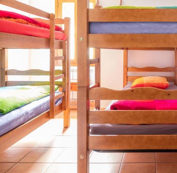 تختخواب در اتاق مشترک, Refugio De Bujaruelo