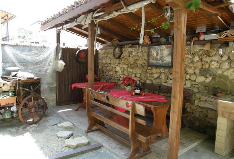 سوییت جونیور با چشم‌انداز دریا, Emona Guest House