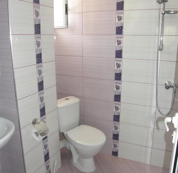 سوییت جونیور با چشم‌انداز دریا, Emona Guest House