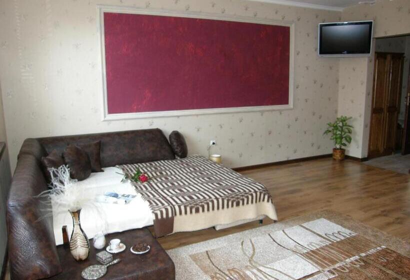 استودیو استاندارد با چشم‌انداز باغ, Emona Guest House