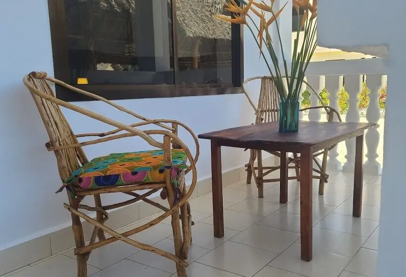 اتاق خانوادگی, Marea Boutique