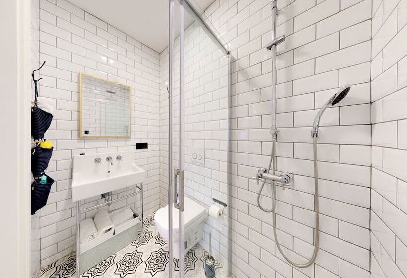 デラックスルーム, Des Arts Galata