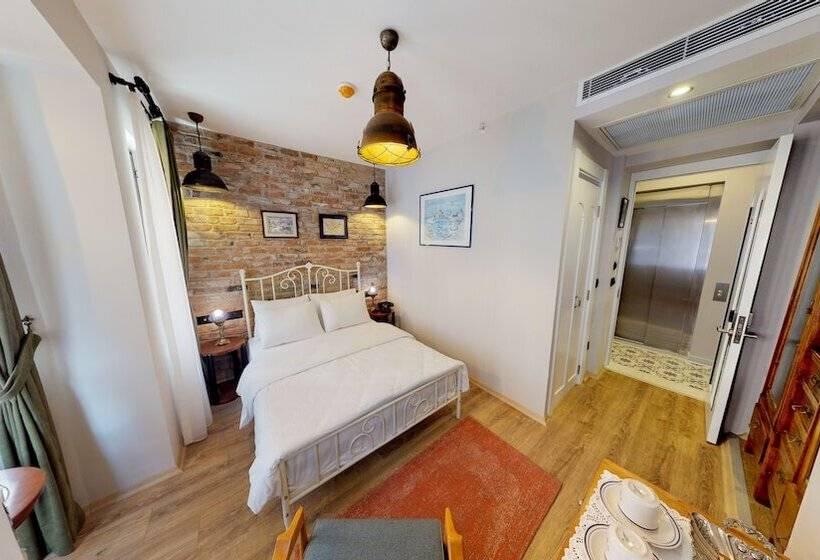 スタンダードルーム, Des Arts Galata