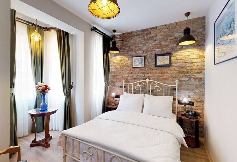 スタンダードルーム, Des Arts Galata