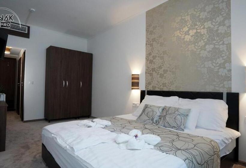 디럭스 룸 킹사이즈 침대, írisz