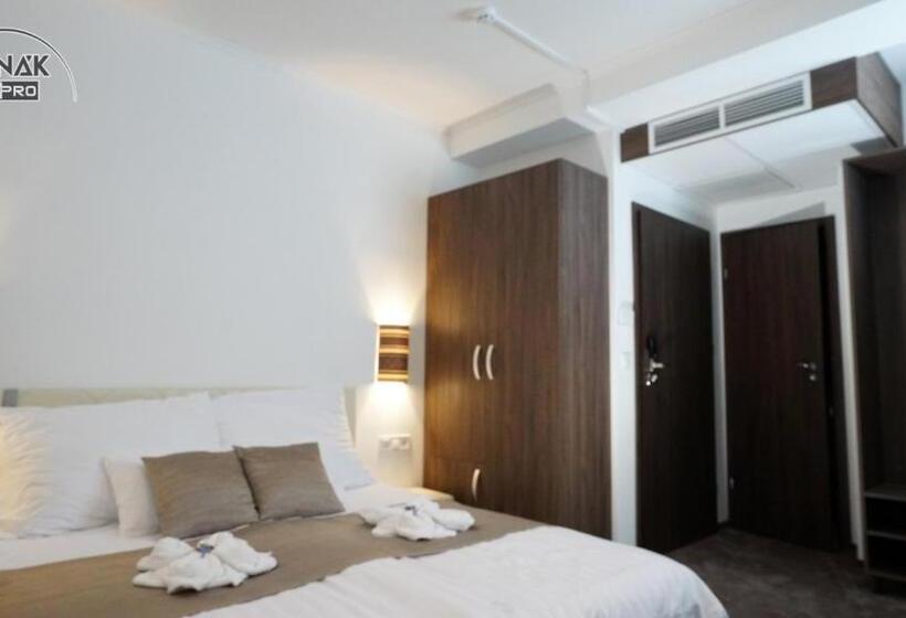 디럭스 룸 킹사이즈 침대, írisz