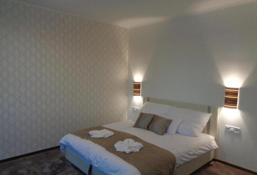 디럭스 룸 킹사이즈 침대, írisz