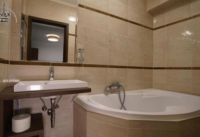 디럭스 룸 킹사이즈 침대, írisz