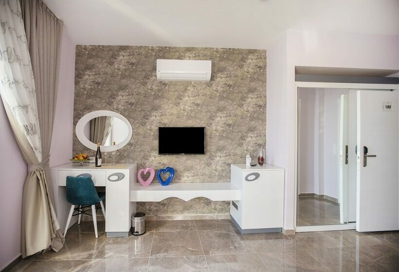 חדר דלוקס מותאם לאנשים עם מוגבלויות, Jackey Boutique