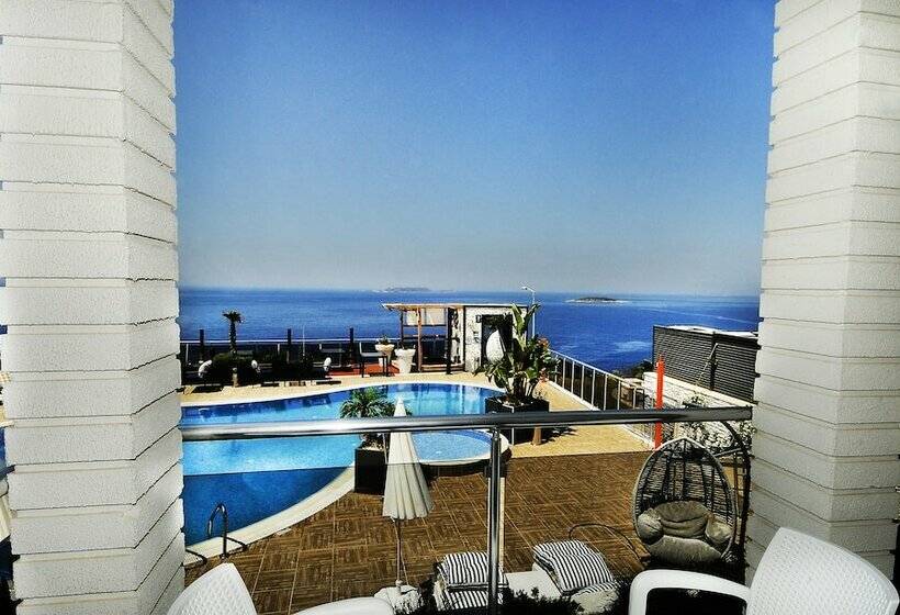 חדר דלוקס מותאם לאנשים עם מוגבלויות, Jackey Boutique