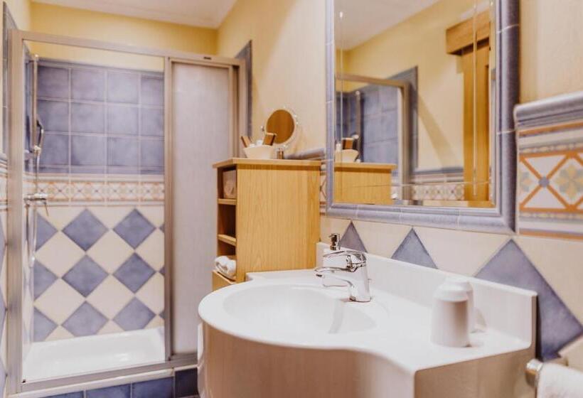 جناح جونيور, Landhotel Gschirnwirt