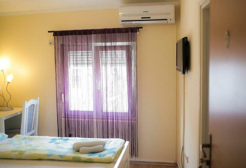 اتاق استاندارد, Pansion Palace