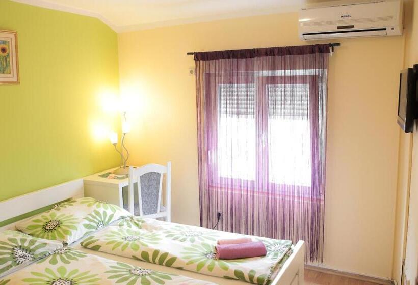 اتاق استاندارد, Pansion Palace