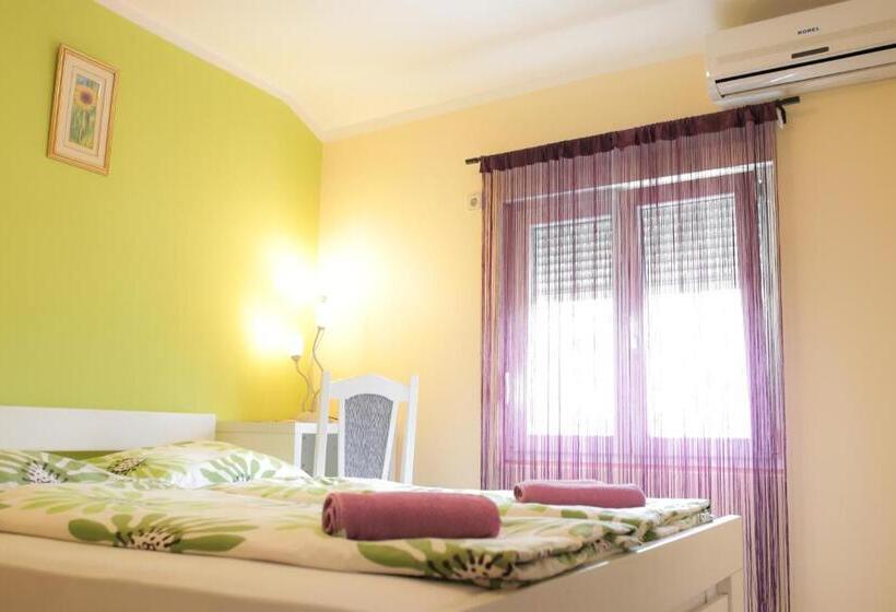 اتاق استاندارد, Pansion Palace