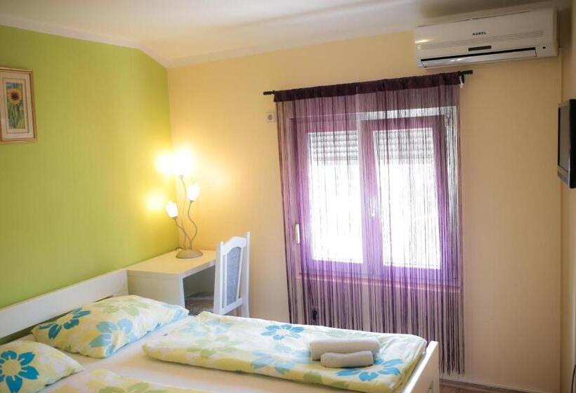 اتاق استاندارد, Pansion Palace