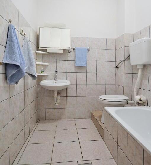 استودیوی استاندارد, Pansion Palace