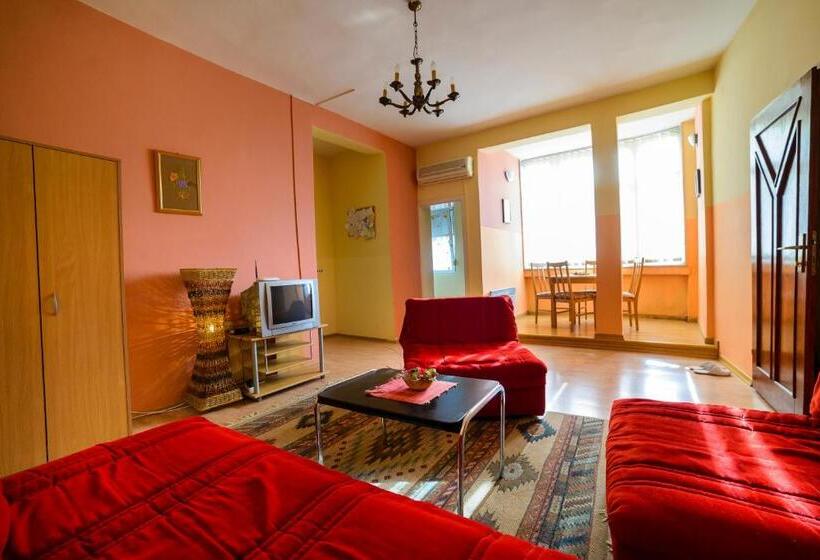 آپارتمان 1 خوابه, Pansion Palace