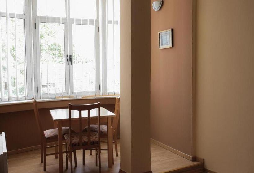 آپارتمان 1 خوابه, Pansion Palace