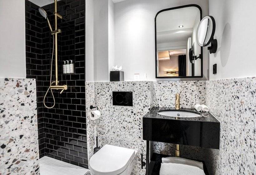 استودیوی استاندارد, Rayz Eiffel