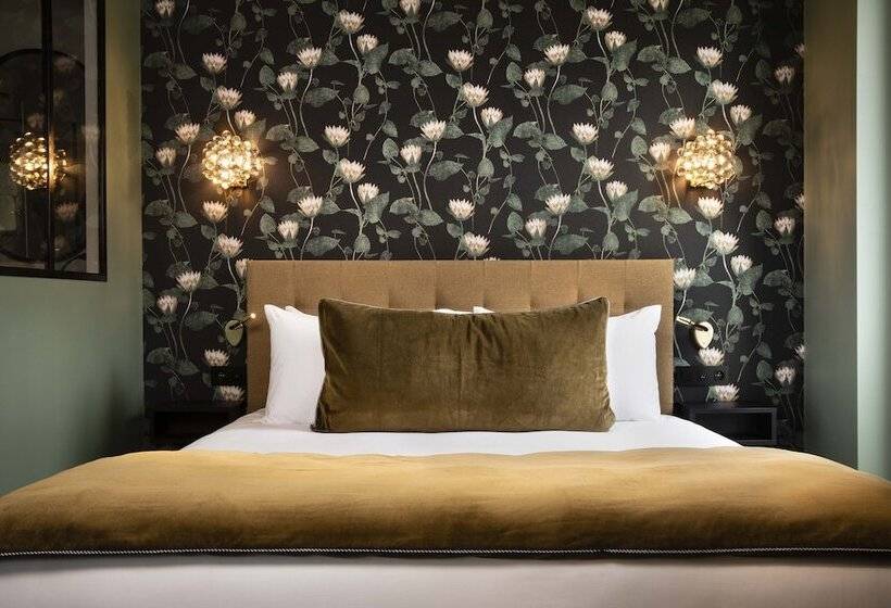 استودیوی لوکس, Rayz Eiffel