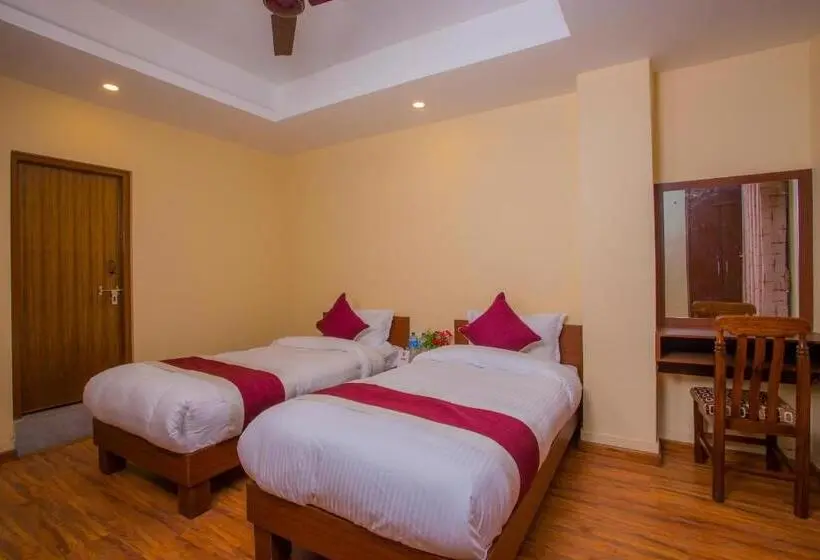 اتاق کلاسیک سه تخته, Oyo 273 Hotel Rara Palace