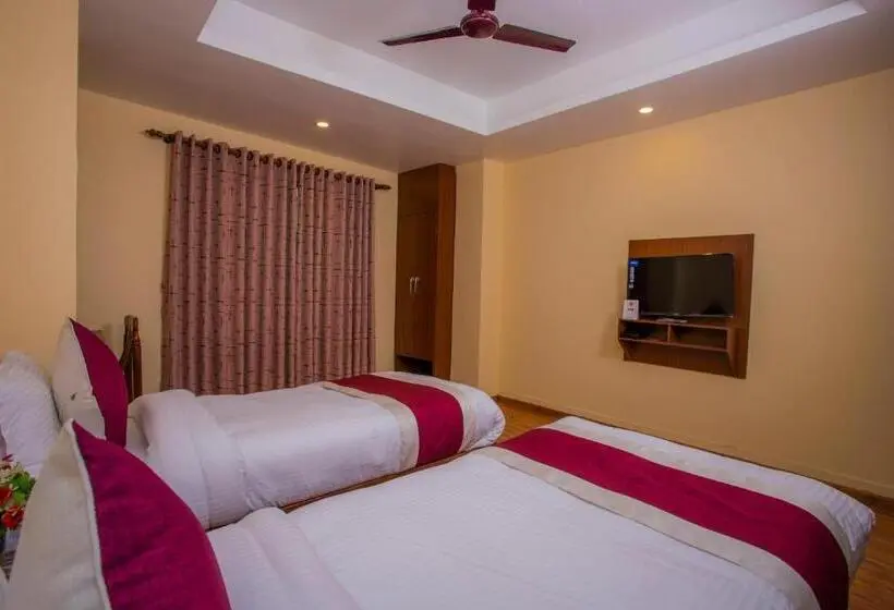 اتاق کلاسیک سه تخته, Oyo 273 Hotel Rara Palace
