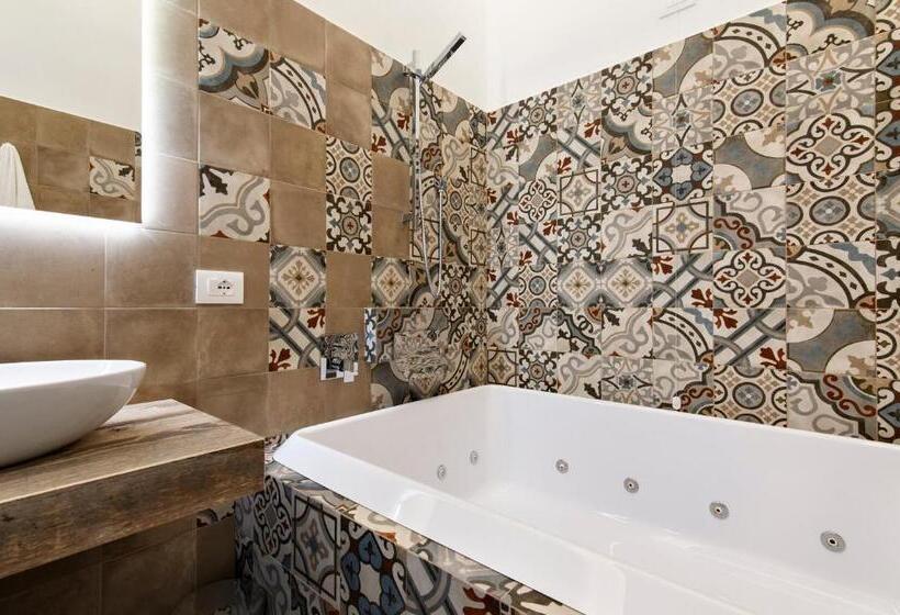 سوئیت با وان آب گرم, Palazzo San Lazzaro Jacuzzi Rooms & Suites Lecce Selection