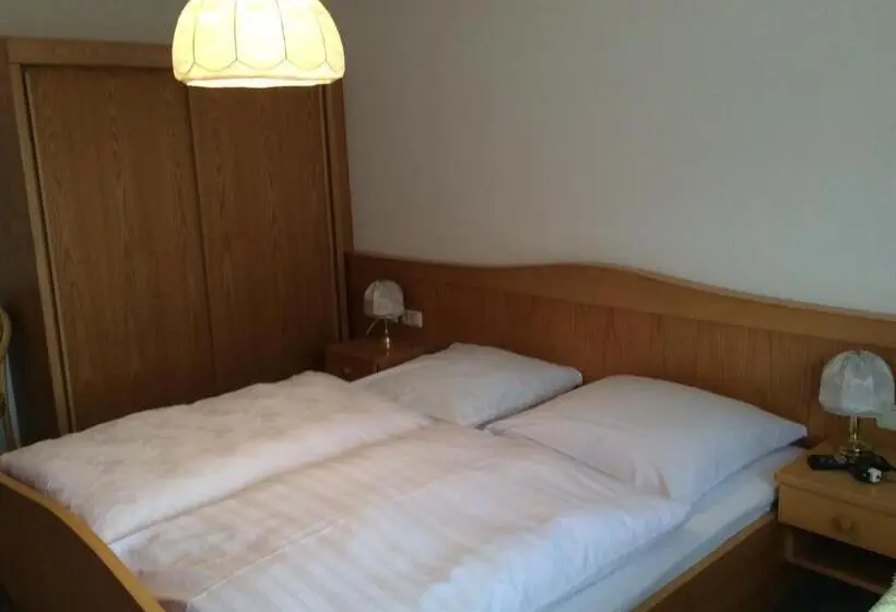 Standard-huone Parveke, Gästehaus Schrötter