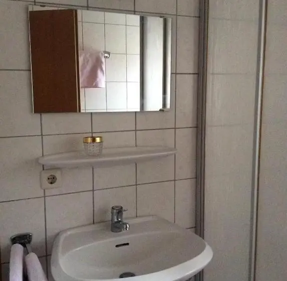 Standard-huone Parveke, Gästehaus Schrötter