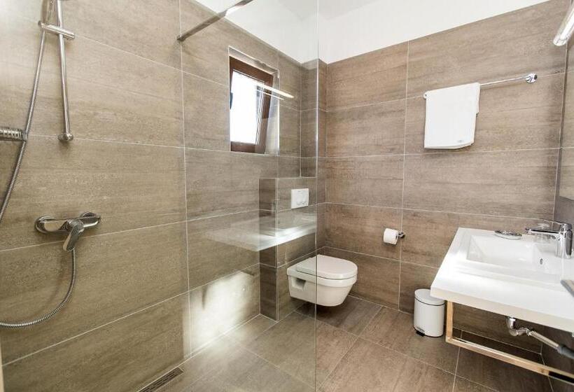 발코니 디럭스 룸, Pansion Preza