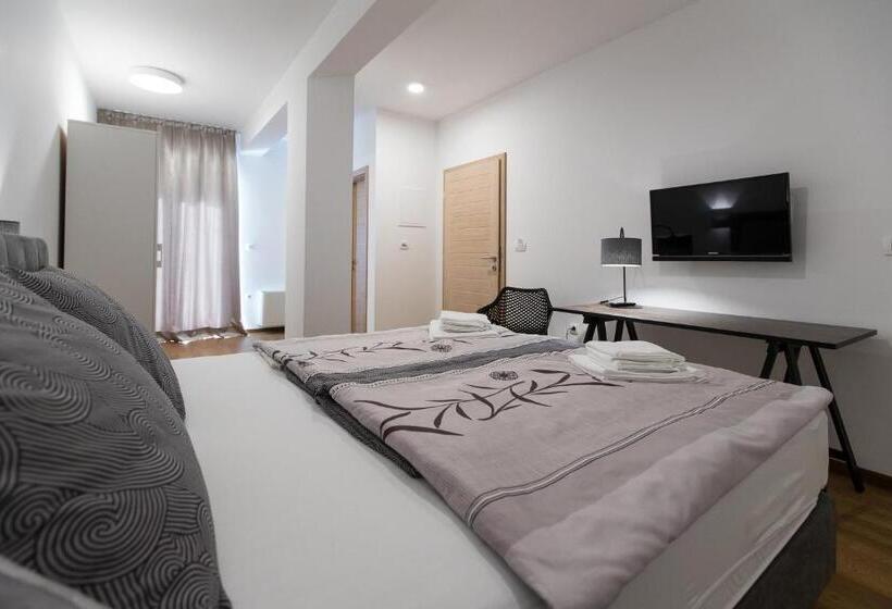 발코니 디럭스 룸, Pansion Preza