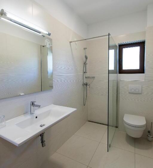 패밀리 룸, Pansion Preza