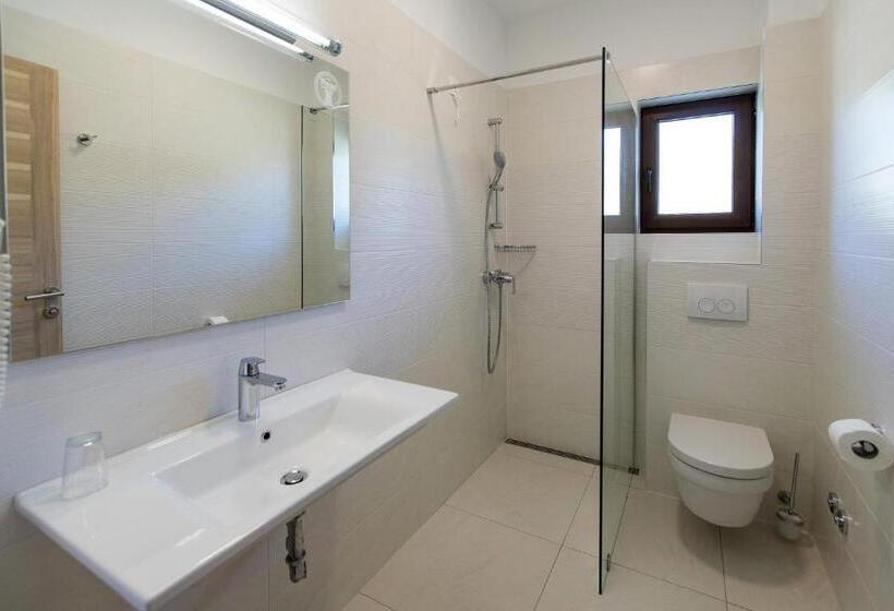 패밀리 룸, Pansion Preza