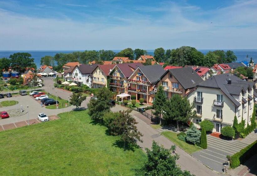 חדר סטנדרט לשלושה, Dg Albatros Ii