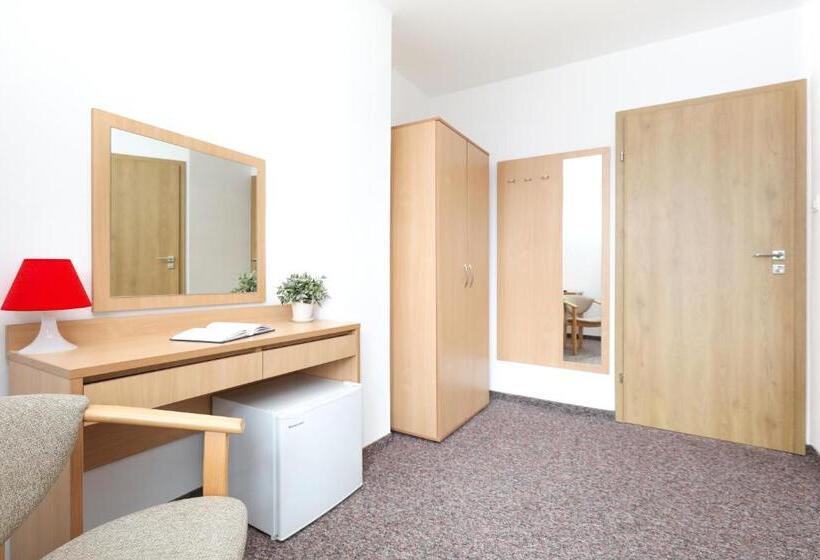 חדר סטנדרט, Dg Albatros Ii