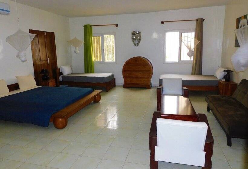 اتاق خانوادگی, Villa Ty Milyn Mazela Sa
