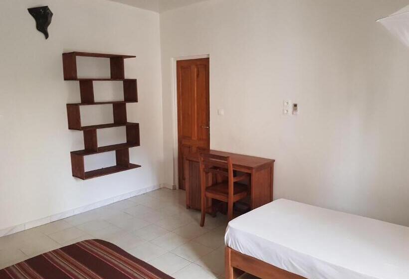 اتاق استاندارد سه نفره, Villa Ty Milyn Mazela Sa