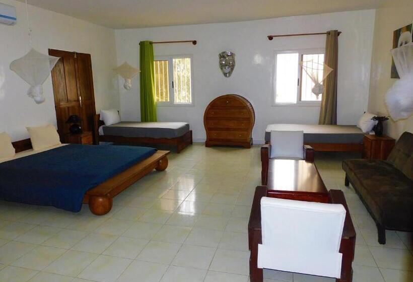 اتاق خانوادگی, Villa Ty Milyn Mazela Sa