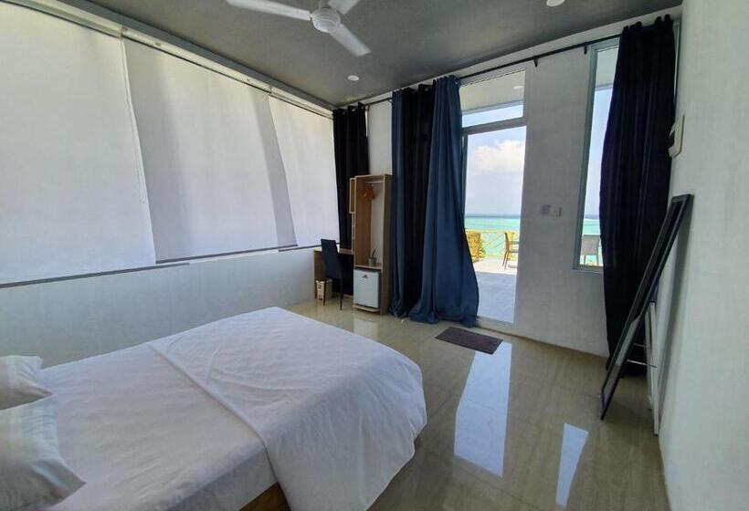 اتاق لوکس با بالکن و چشمانداز دریا, String Wave Maldives