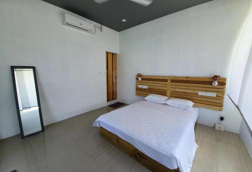 اتاق لوکس با بالکن و چشمانداز دریا, String Wave Maldives