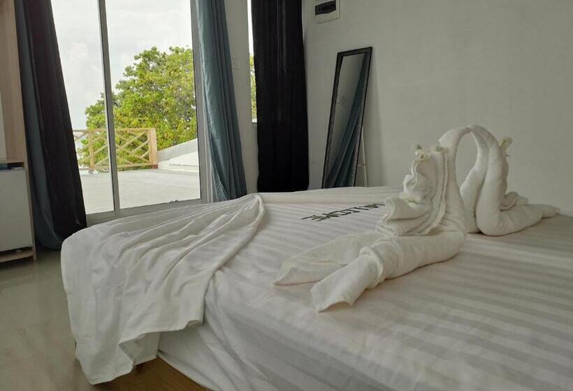 اتاق لوکس با بالکن و چشمانداز دریا, String Wave Maldives