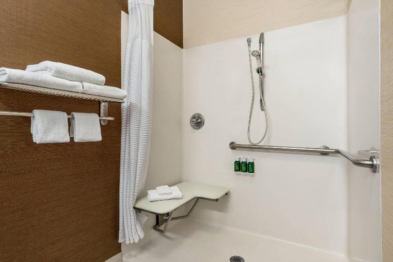 带大床的标准间, Fairfield Inn Philadelphia Airport