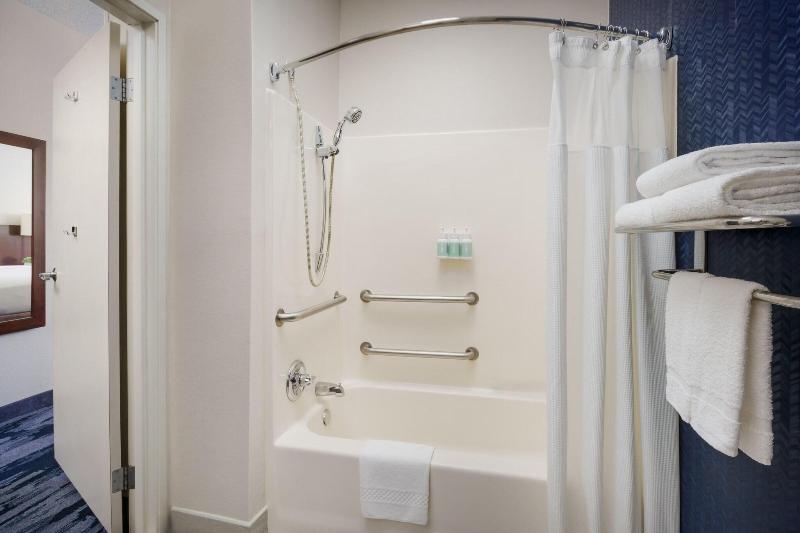 带大床的标准间, Fairfield Inn Philadelphia Airport