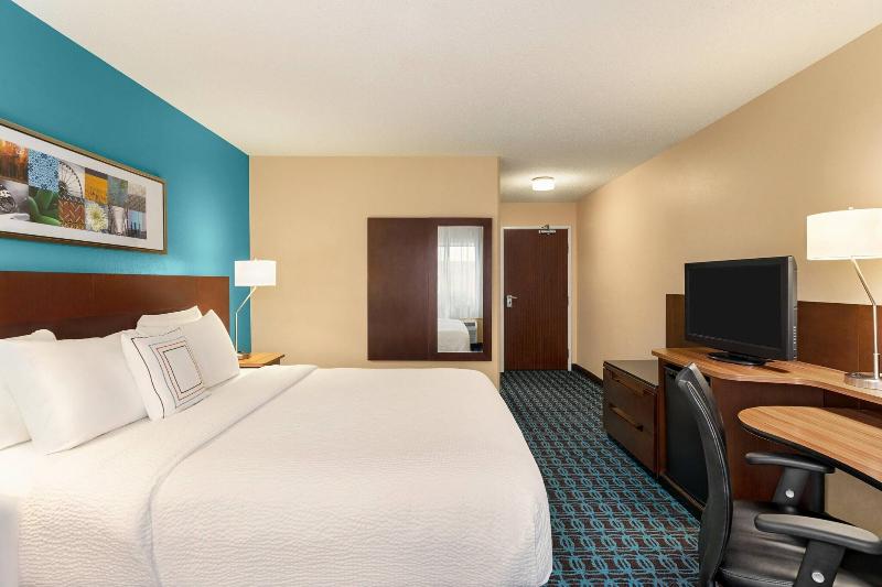 带大床的标准间, Fairfield Inn Philadelphia Airport