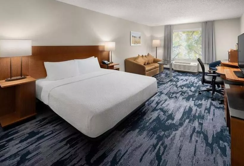 キングサイズベッドのスタンダードルーム, Fairfield Inn & Suites Portland South/lake Oswego