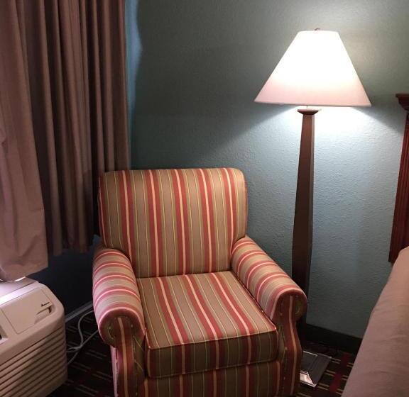 غرفة قياسية سرير كينج, Fiddlers Inn Opryland